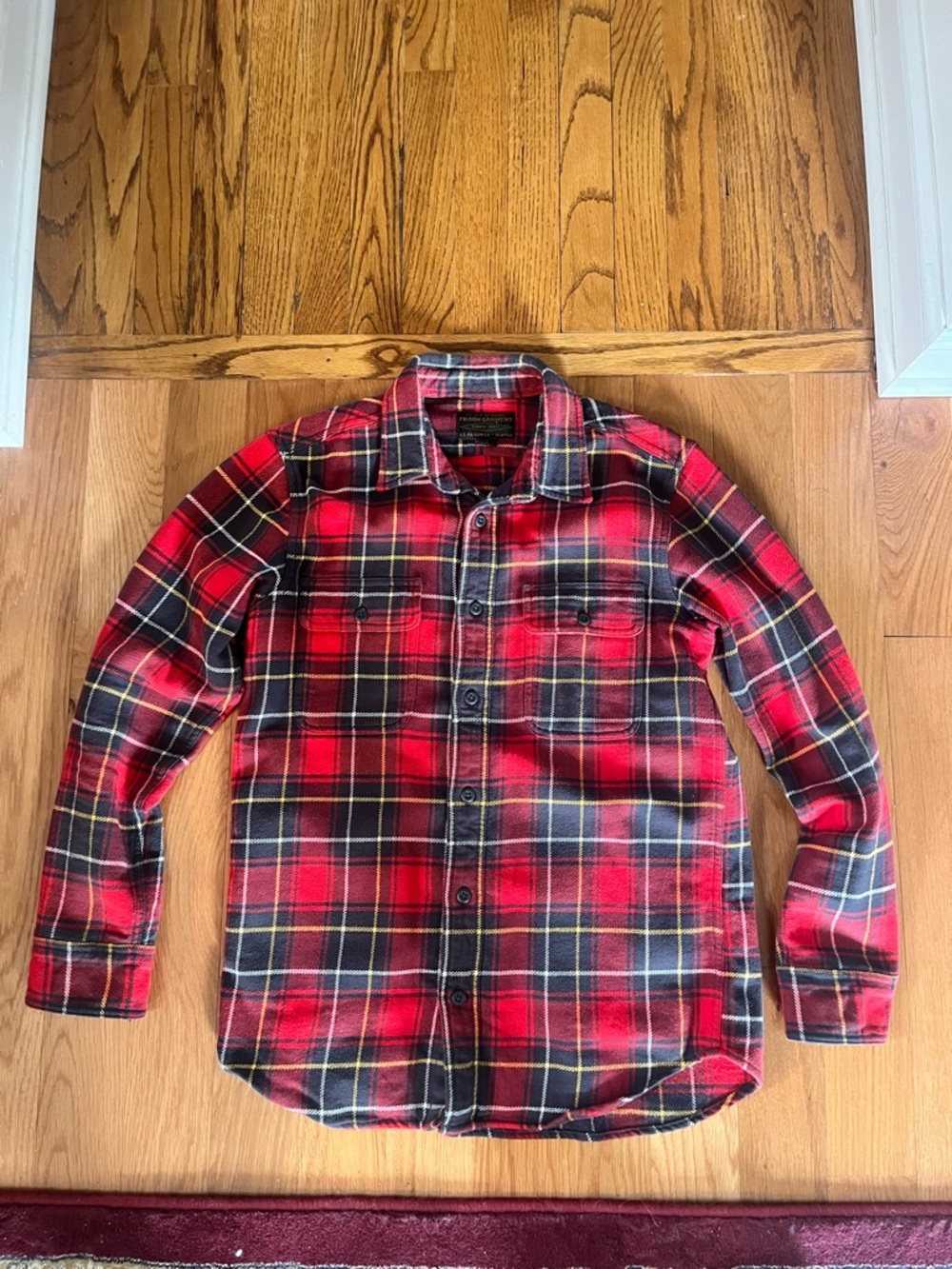 Men's Filson Workshirt - size small - red/black